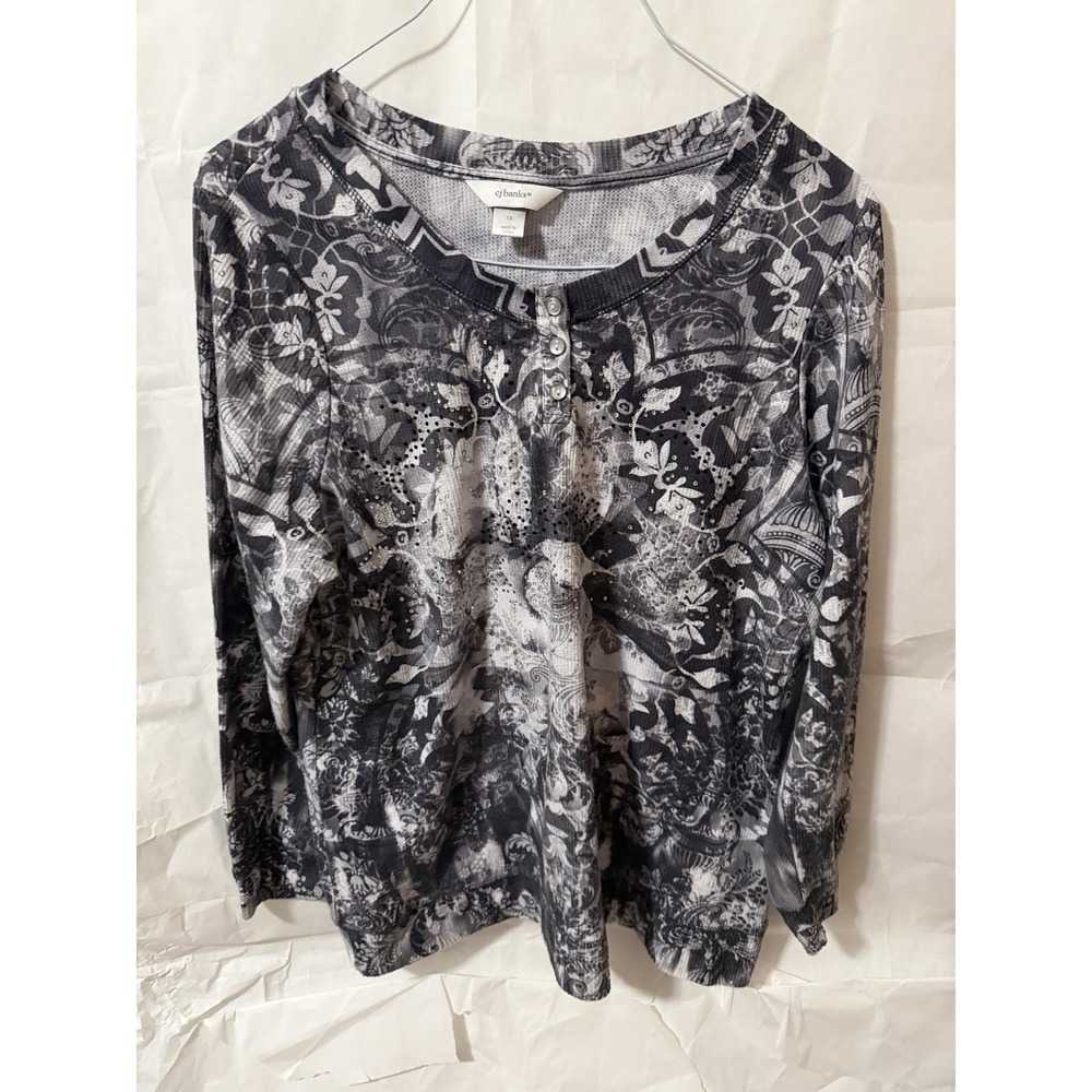 CJ Banks long sleeve top featuring a black and white abstract Size 1x - Picture 1 of 5
